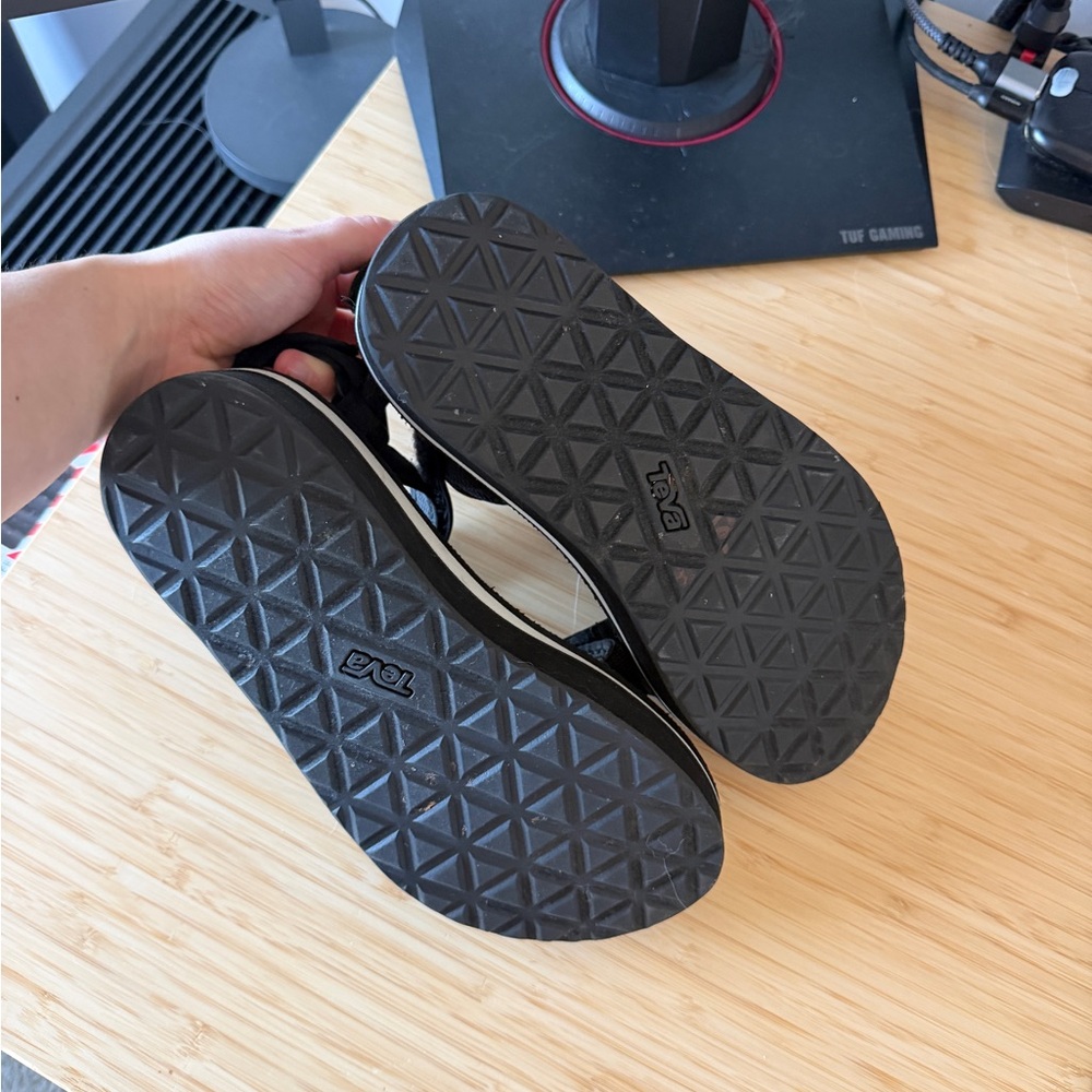 Teva Flatform Sandals - Picture 6 of 7